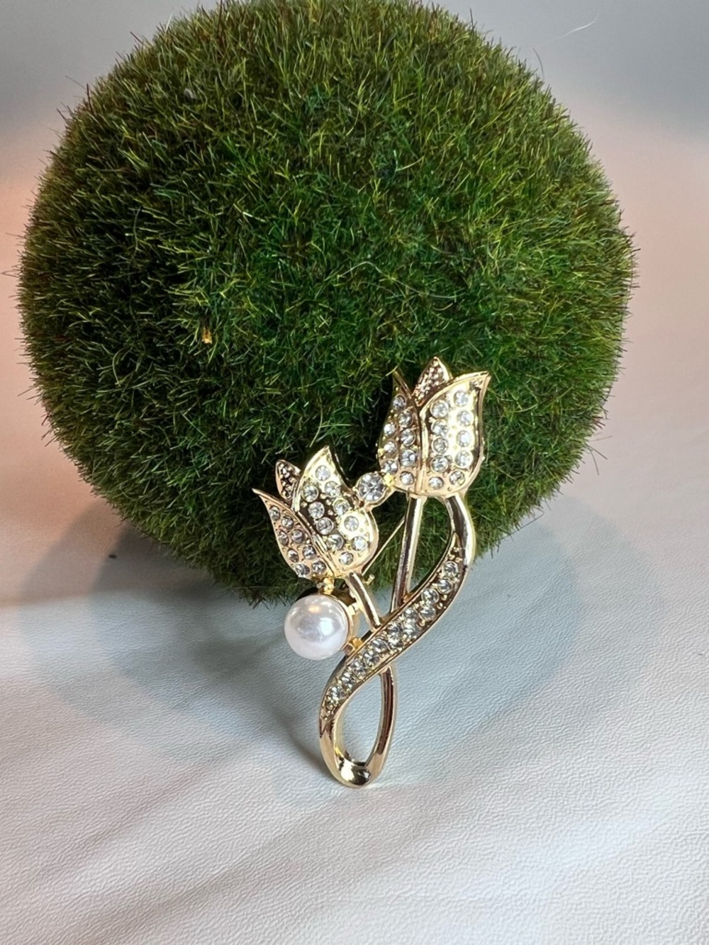 BUNDLE LOT summer Floral gold tone rhinestones brooches 5 pcs all Brand new - Picture 6 of 9